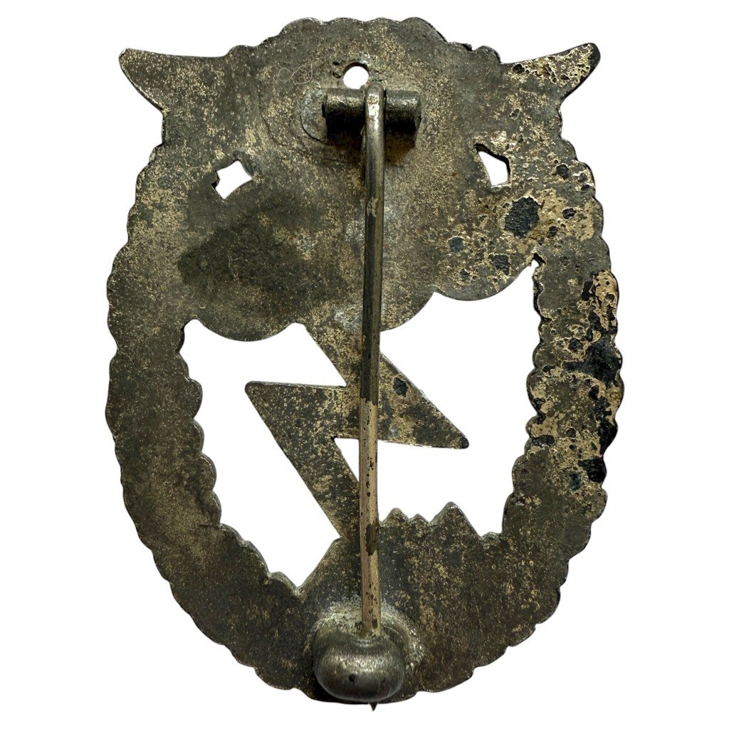 Original WWII German Luftwaffe Erdkampfabzeichen — image 2