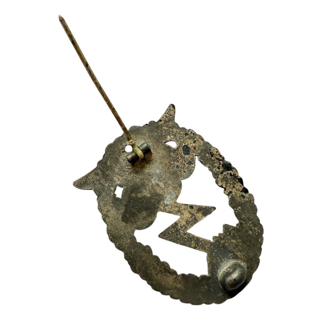 Original WWII German Luftwaffe Erdkampfabzeichen — image 4