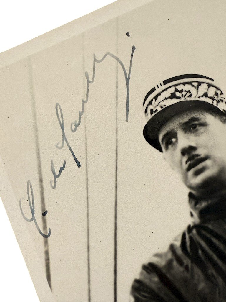 Original WWII French Charles de Gaulle photo with autograph — image 2