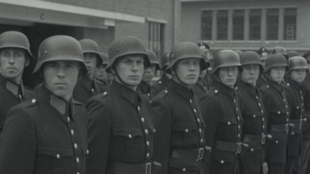 Original WWII Dutch leather universal belt — image 2