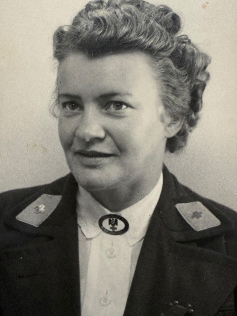 Original WWII German DRK portrait photo with collar tab — image 2
