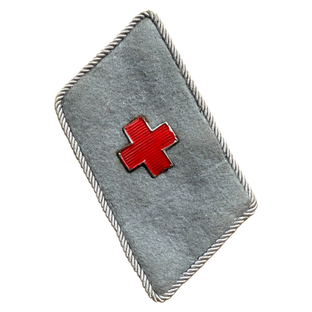 Original WWII German DRK portrait photo with collar tab — image 4