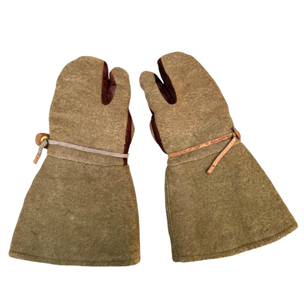 Original WWII Japanese imperial army winter gloves — image 2