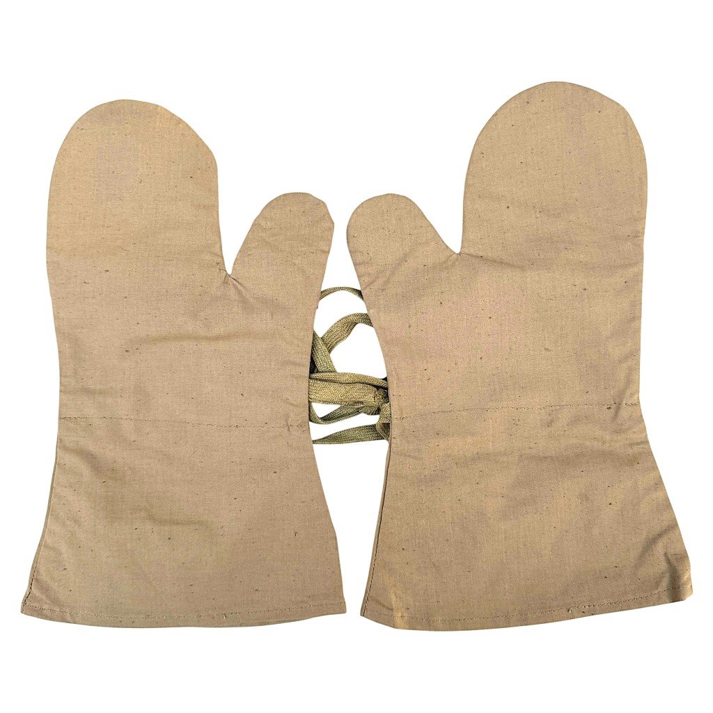 Original WWII Japanese army anti-mosquito mittens (gloves) — image 2