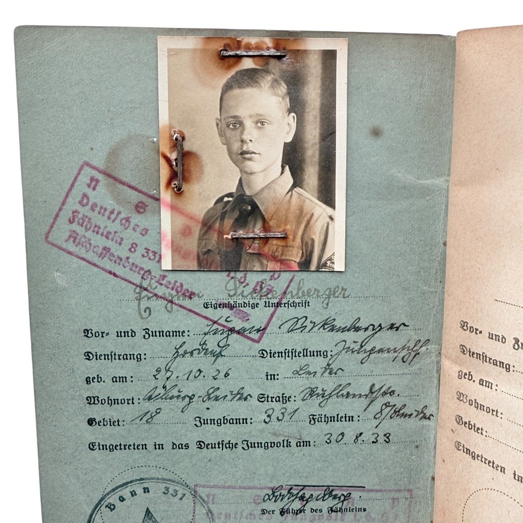 Original WWII German Hitlerjugend Leistungsbuch — image 2
