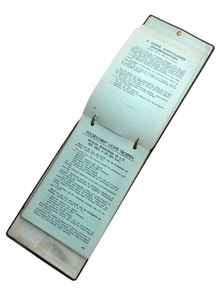 Original 1935 Dutch army 'Bevelenboek van De Militaire Spectator' — image 11