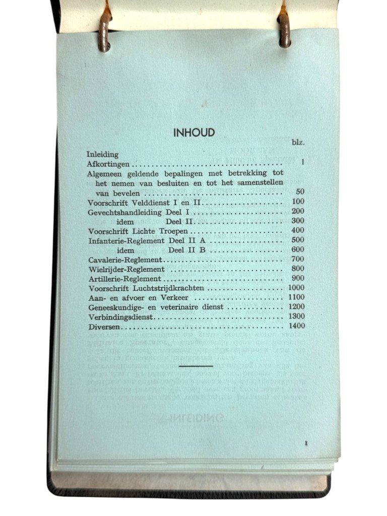Original 1935 Dutch army 'Bevelenboek van De Militaire Spectator' — image 4