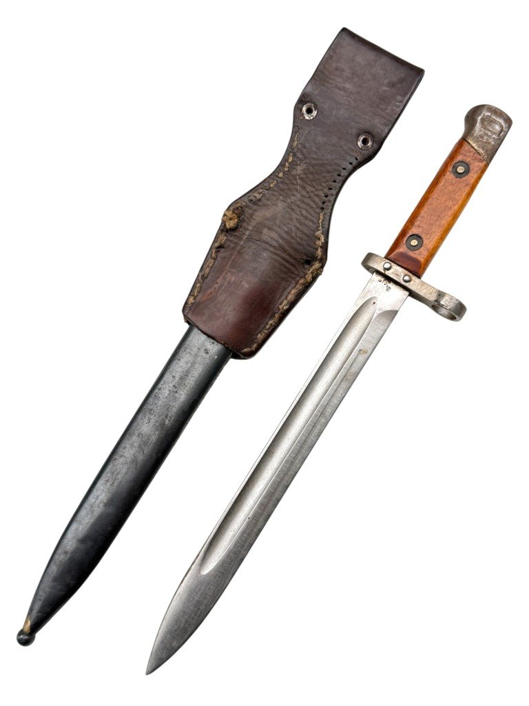 Original WW1 Austrian M1895 bayonet with leather frog — image 4
