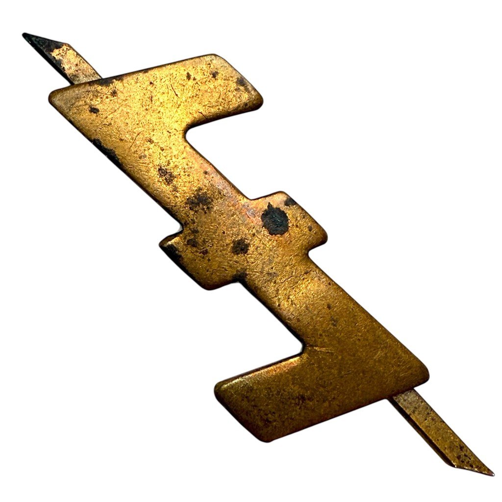 Original WWII Dutch NSB Wolfsangel cap insignia