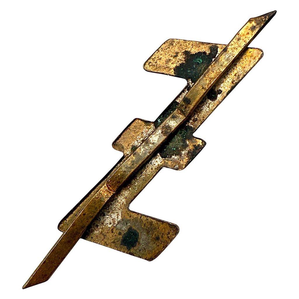 Original WWII Dutch NSB Wolfsangel cap insignia — image 2