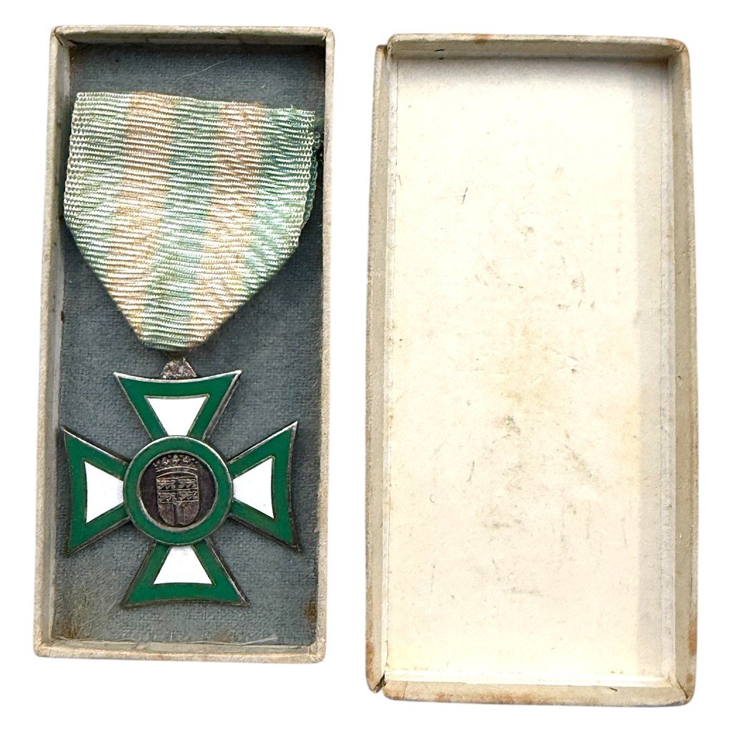 Original 1940 Dutch 'Burgerwacht Rotterdam' medal in box