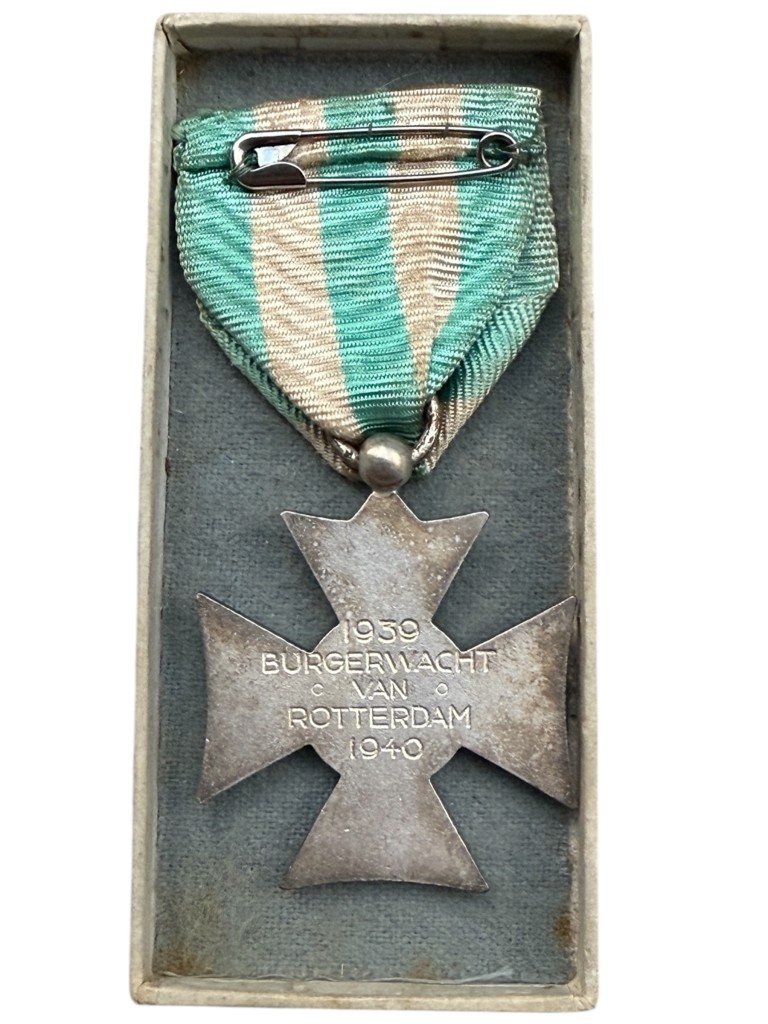 Original 1940 Dutch 'Burgerwacht Rotterdam' medal in box — image 3