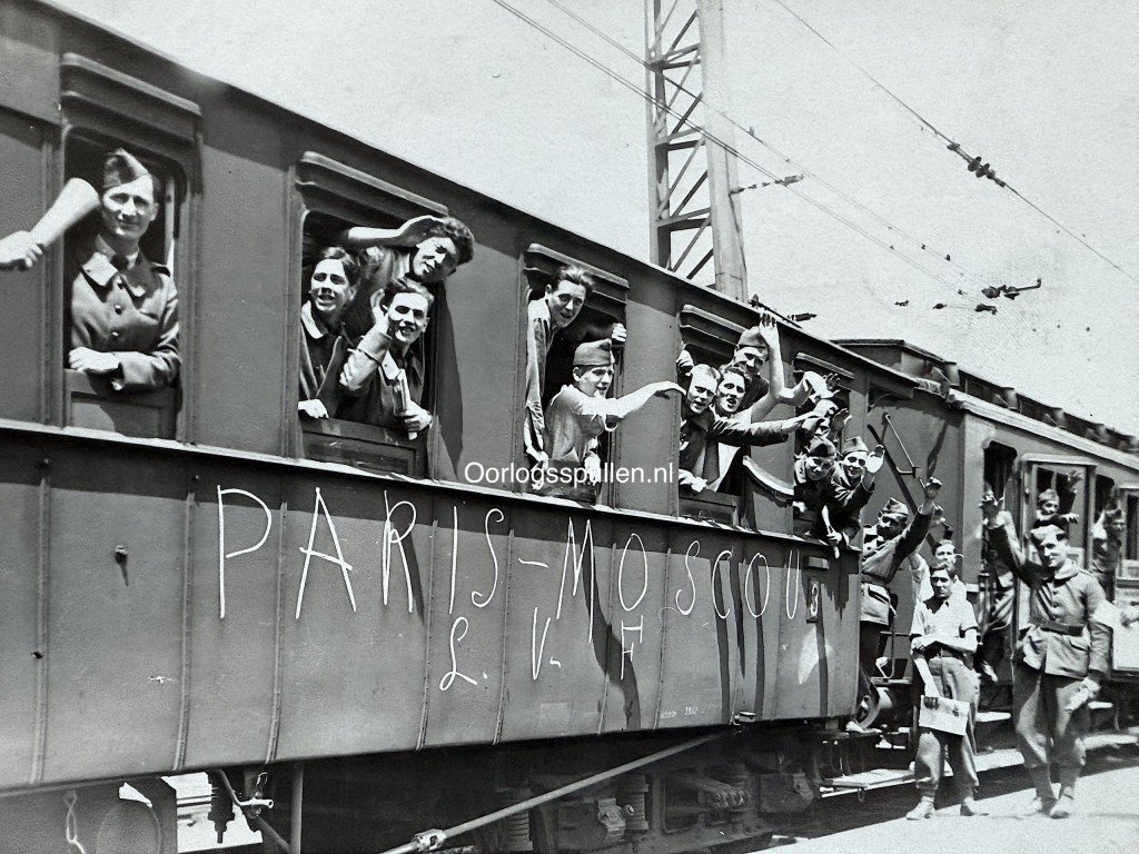 Original WWII French L.V.F. volunteer photo 'Paris-Moscow' — image 2