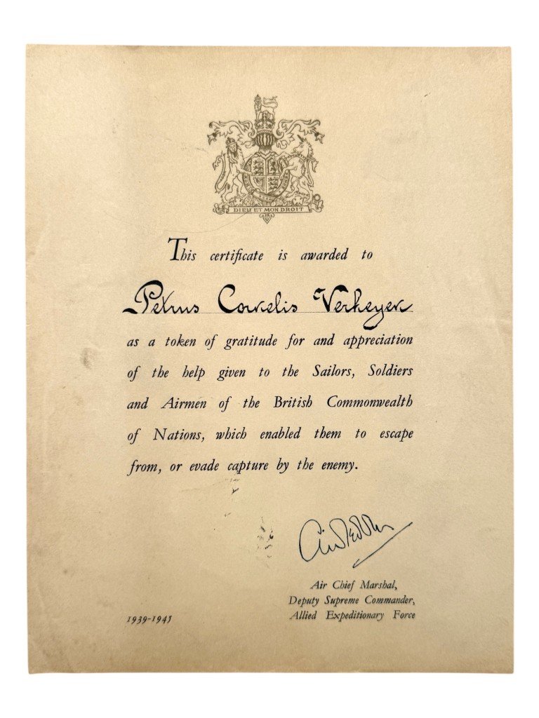 Original WWII Dutch resistance fighter set from Amsterdam with citation hand-signed by Eisenhower — image 6