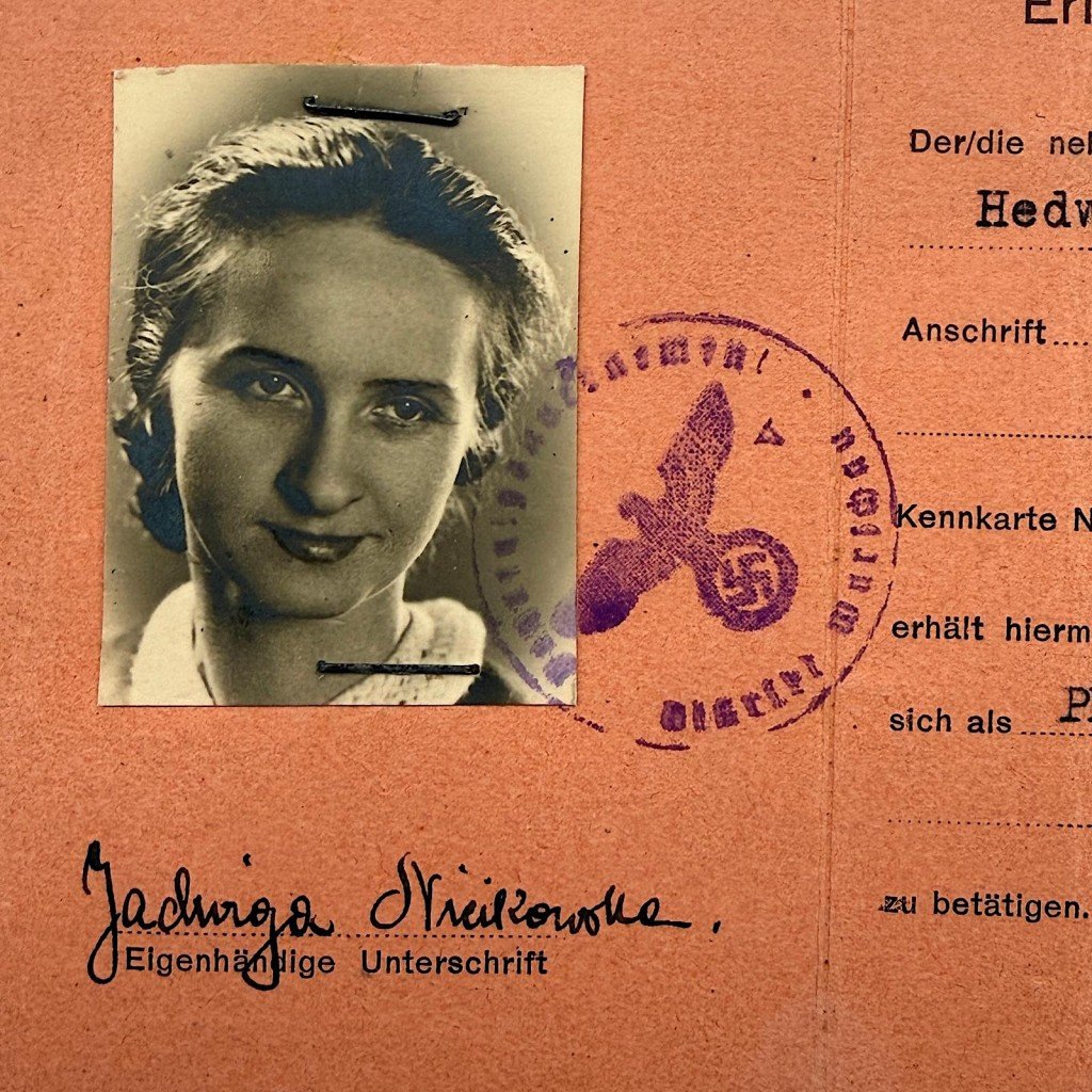 Original WWII German Erlaubniskarte Abteilung Propaganda im Amt des Distrikts Warschau in Poland — image 3