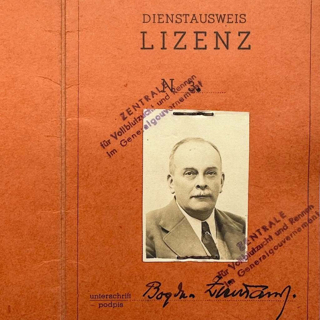 Original WWII German Dienstausweis Lizenz Zentrale für Vollblutzucht und Rennen im Generalgouvernement in Krakau in Poland — image 2