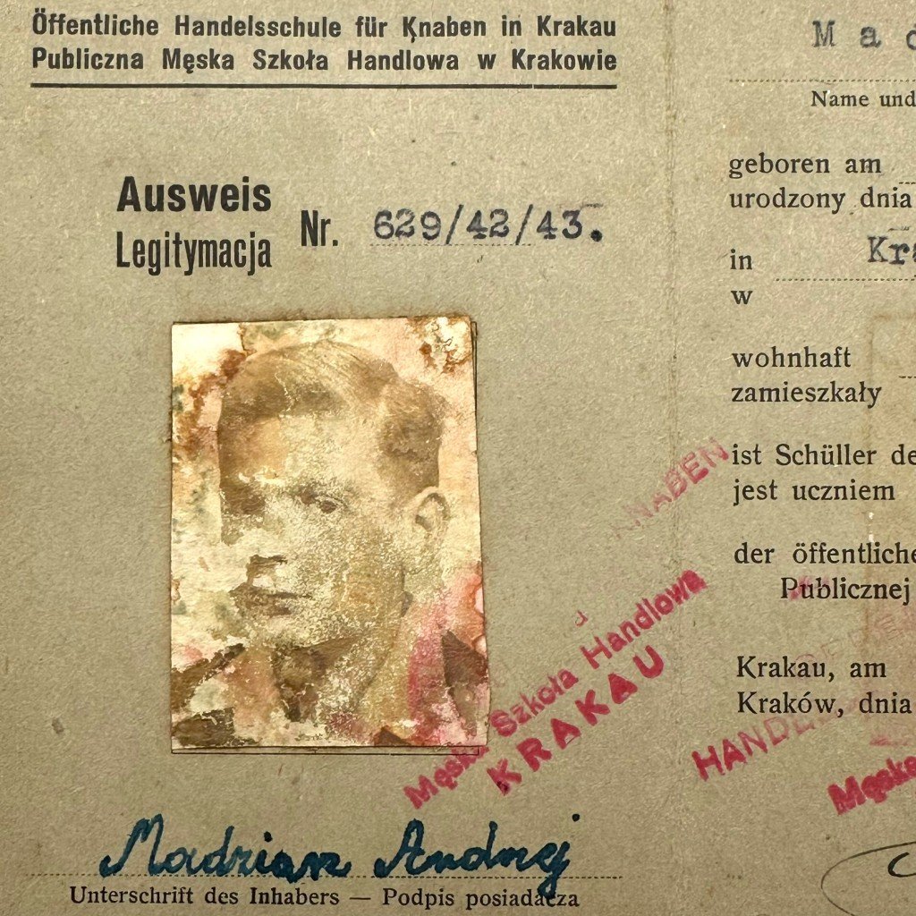 Original WWII German Ausweis / Legitymacja Öffentliche Handelsschule für Knaben in Krakau in Poland — image 2