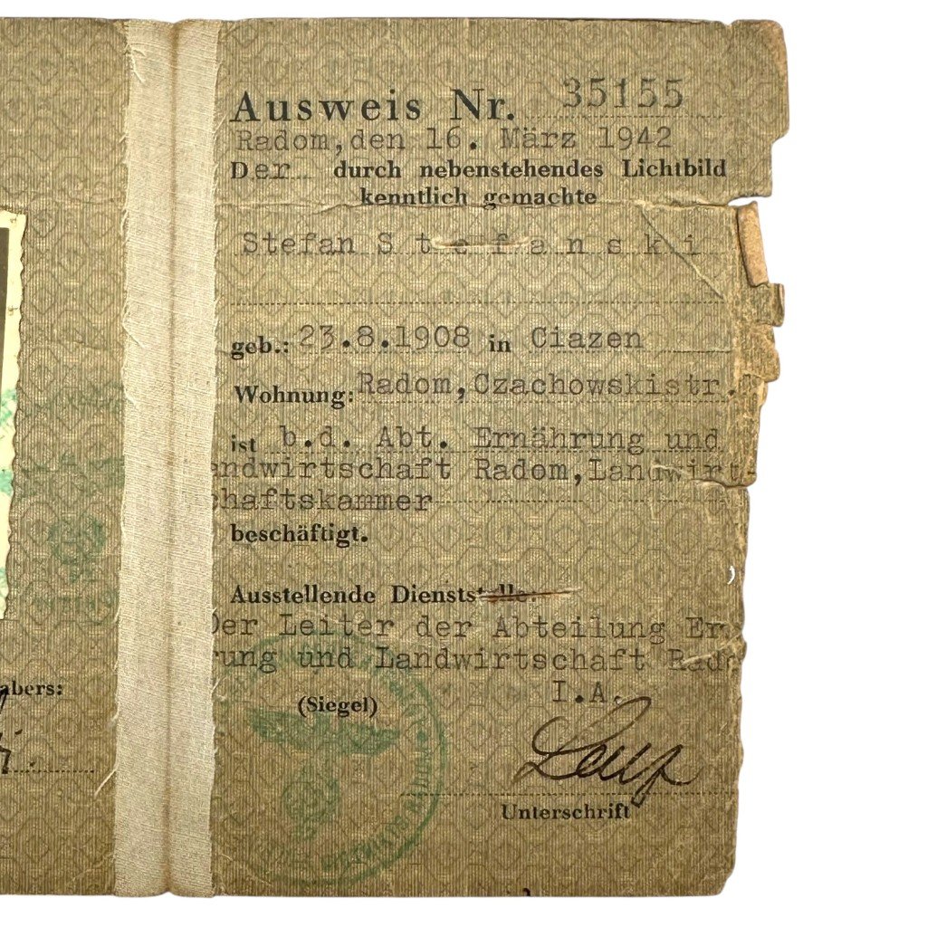 Original WWII German Personalausweis für Nichtdeutsche Verwaltungsdienstangehörige from Radom in Poland — image 4