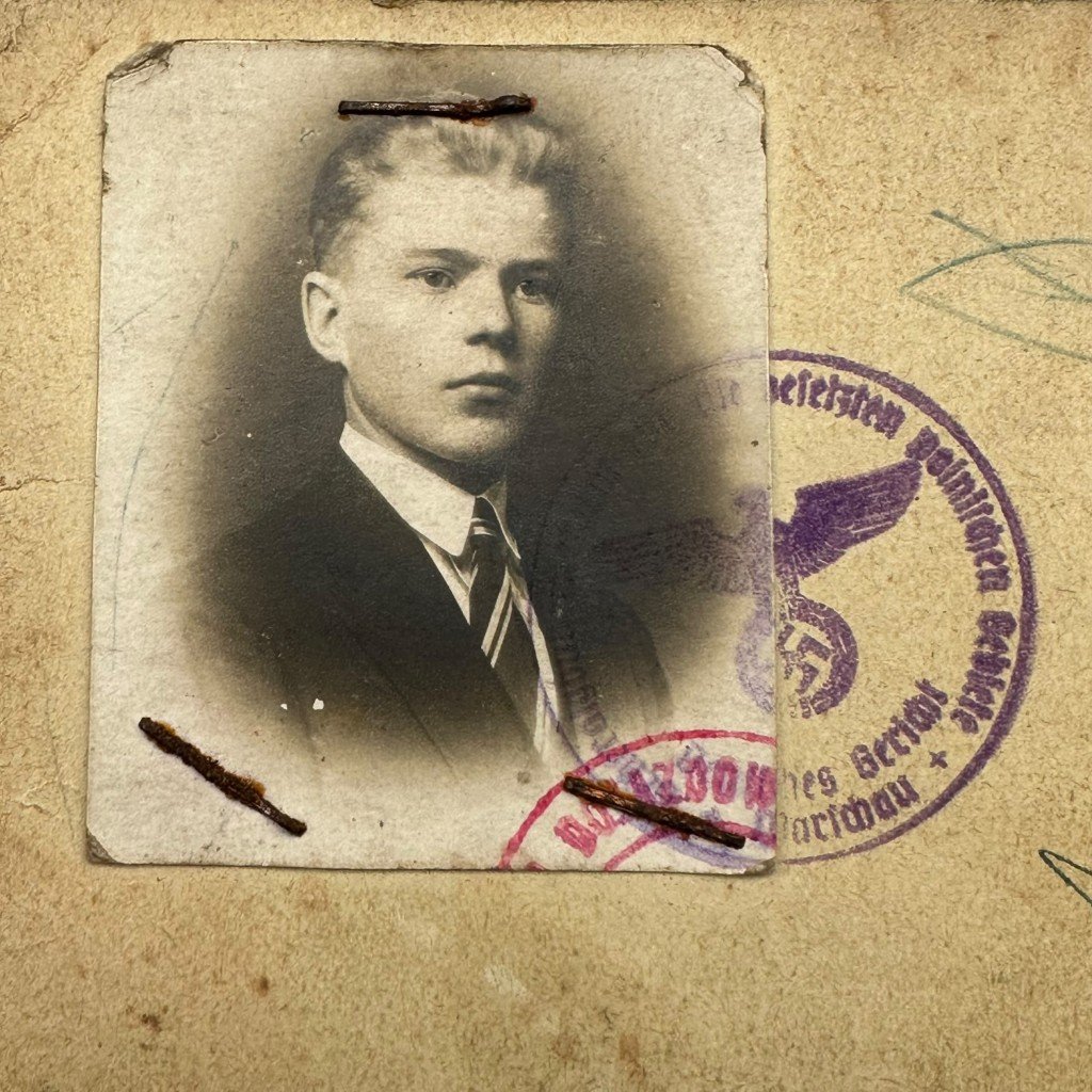 Original WWII German Ausweis grouping Warsaw in Poland — image 3