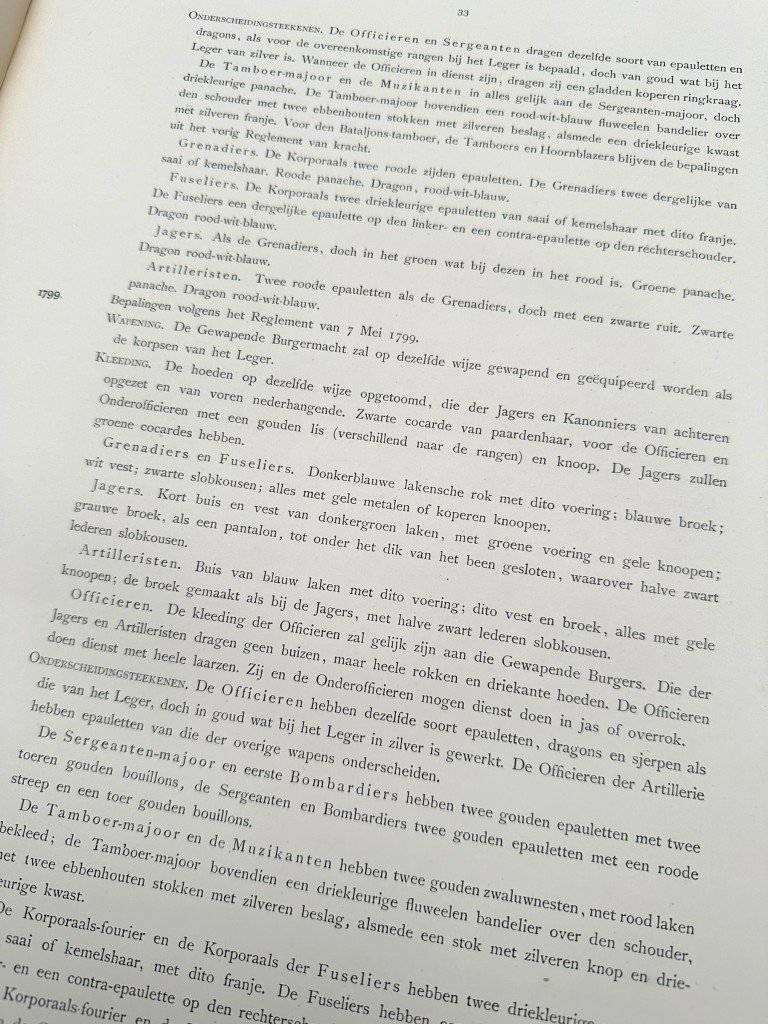 Original 1900 Dutch military books 'De Uniformen van de Nederlandsche Zee- en Landmacht hier te lande en in de koloniën' — image 19