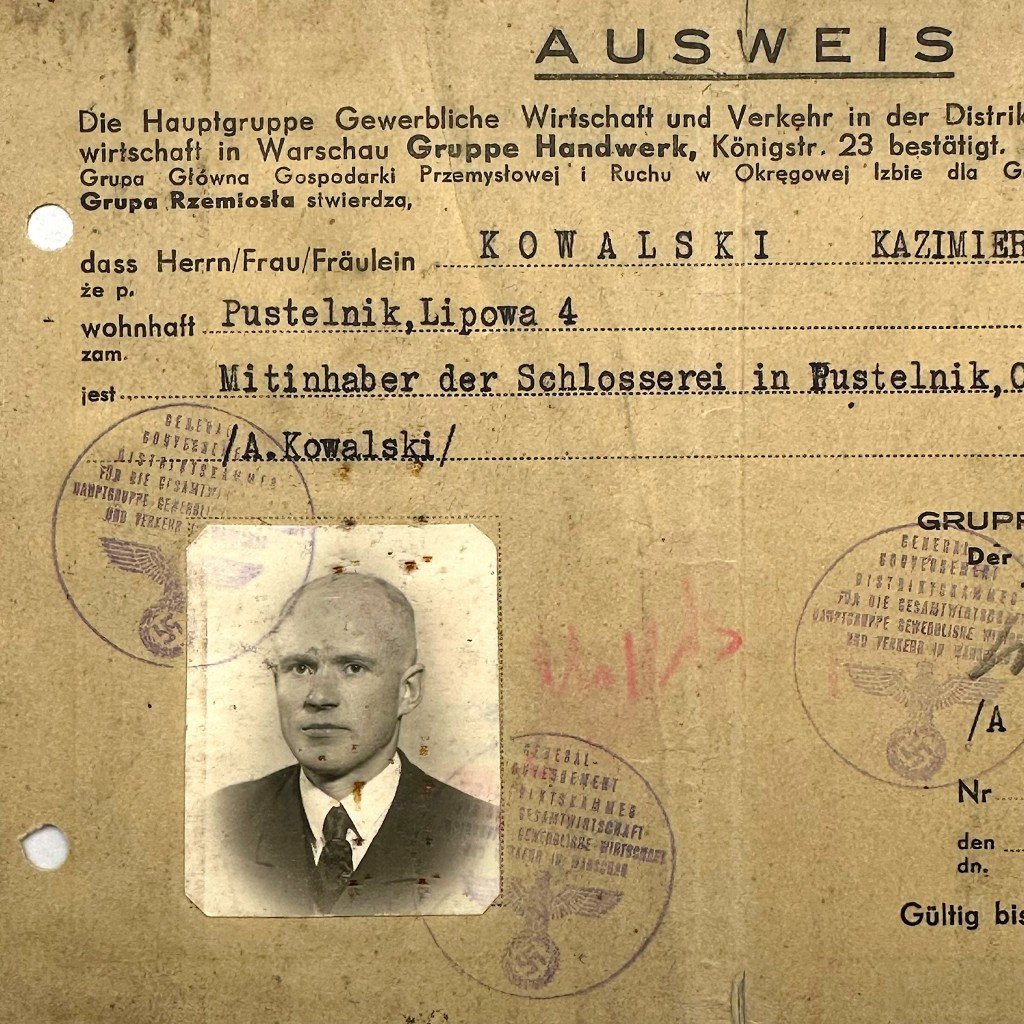 Original WWII German Ausweis Hauptgruppe Gewerbliche Wirtschaft und Verkehr – Gruppe Handwerk in Warschau in Poland — image 2