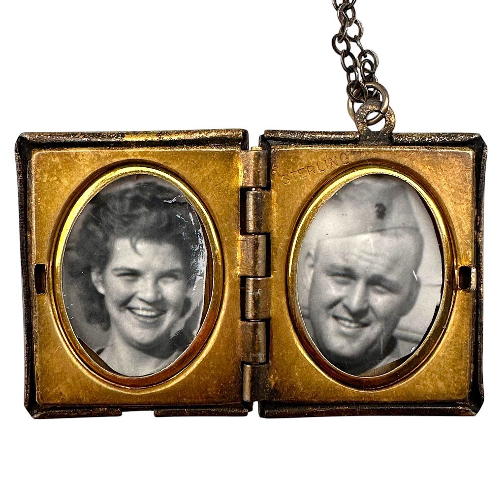 Original WWII USMC silver necklace with pendant — image 2