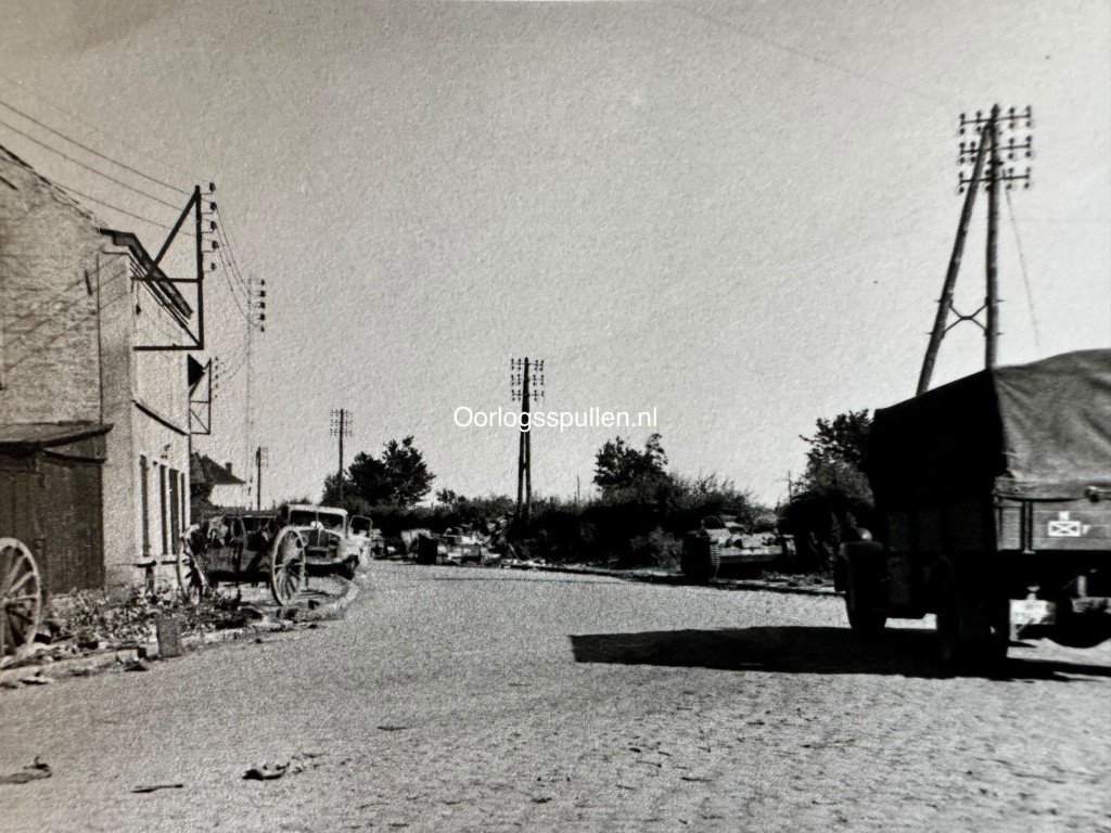 Original WWII German photo set of invasion of Belgium in 1940 — image 17