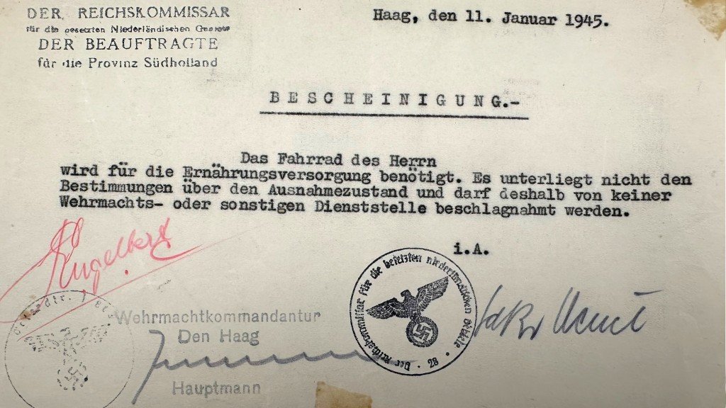 Original WWII German document Den Haag 1945 — image 2