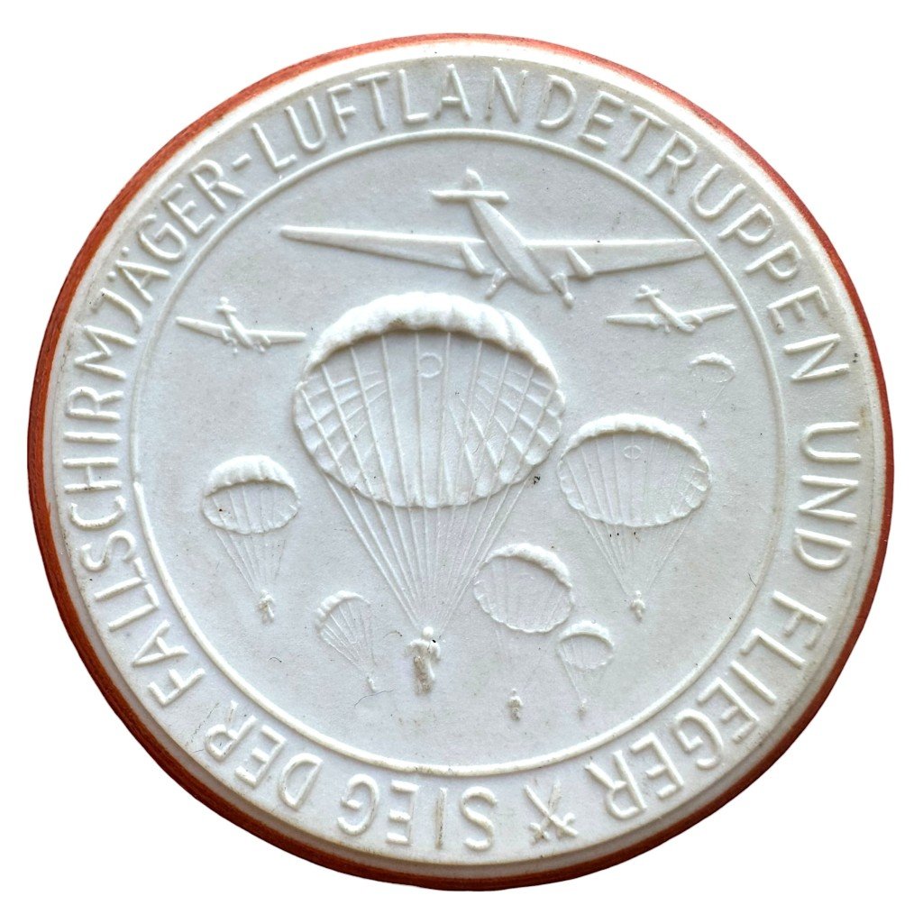 Original WWII German porcelain medal 'Einnahme von Kreta 1941' — image 2