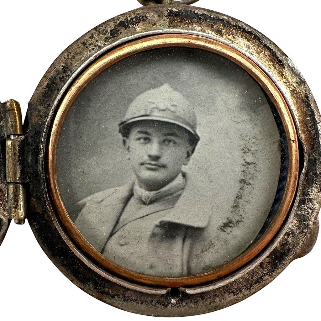 Original WW1 French army pendant with photo — image 2