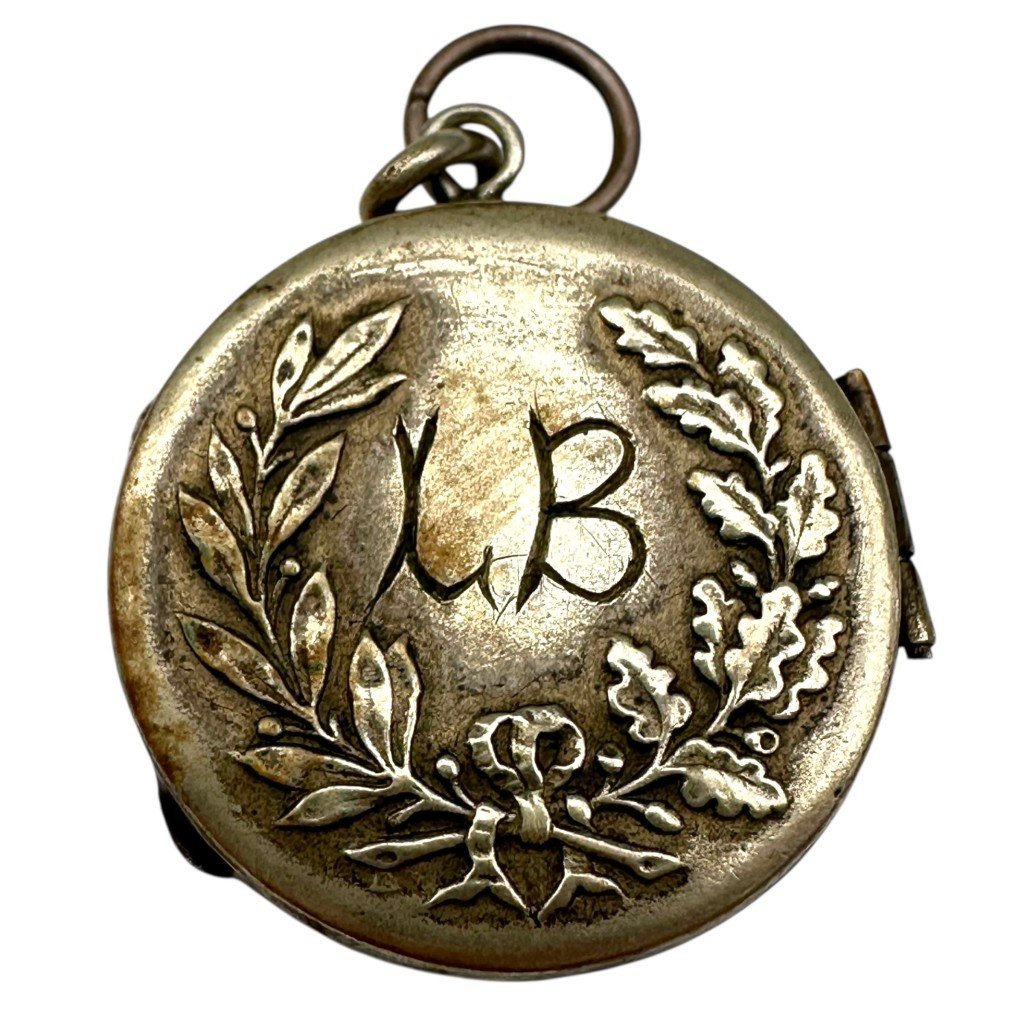 Original WW1 French army pendant with photo — image 4