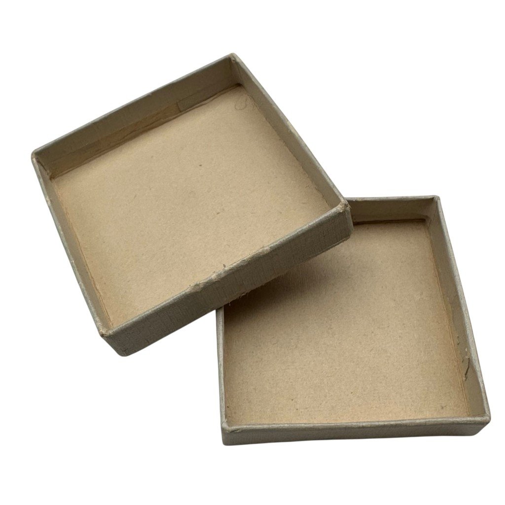 Original 1939 Dutch Red Cross medal blood transfusion — image 5