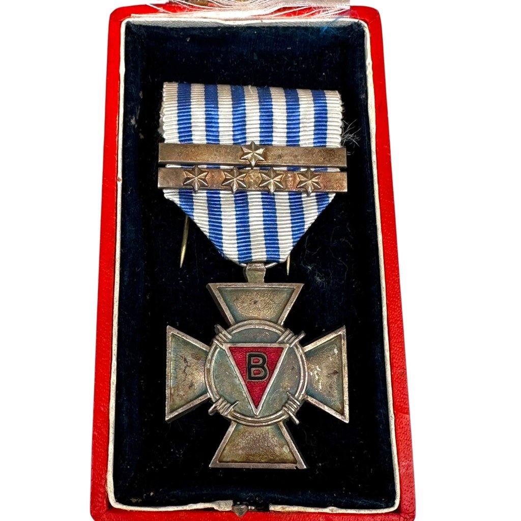 Original Belgian Political Prisoners Cross 1940–1945 medal in box — image 2
