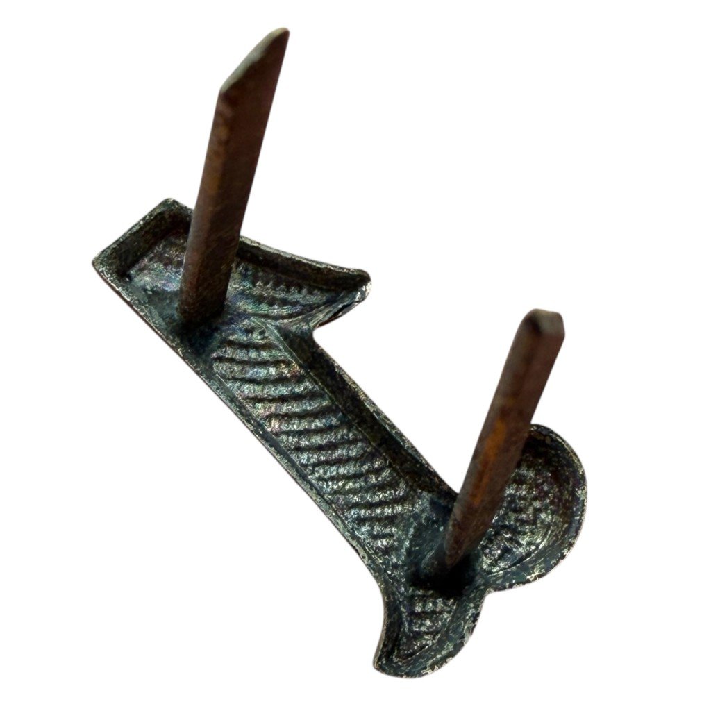Original Pre 1940 Dutch army metal unit '1' cap insignia — image 2