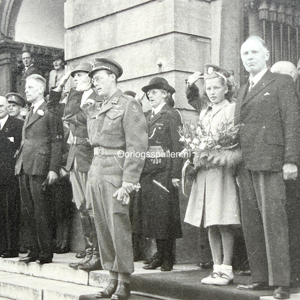 Original WWII Dutch photo album of the liberation of Utrecht — image 13