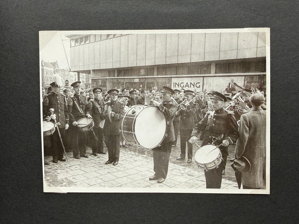 Original WWII Dutch photo album of the liberation of Utrecht — image 9