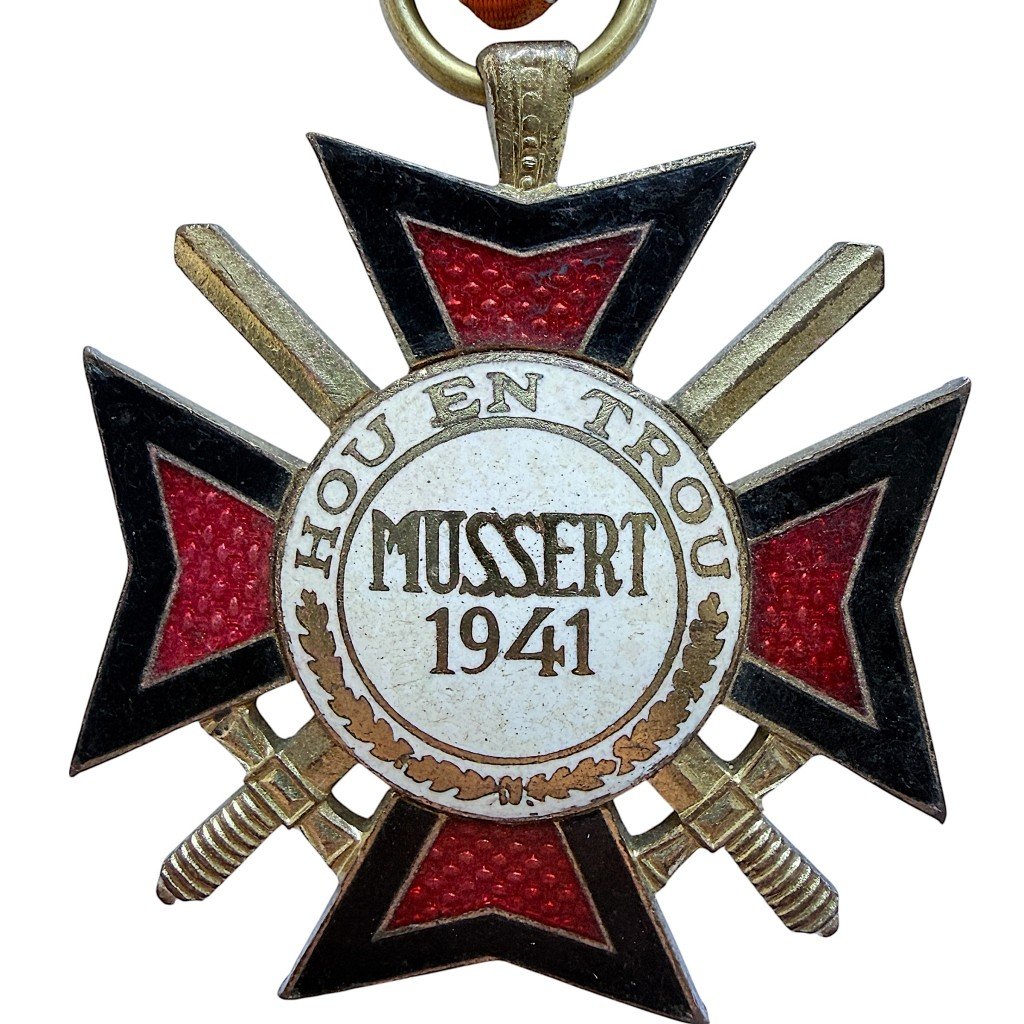 Original WWII Dutch NSB Mussertkruis with ribbon bar — image 4