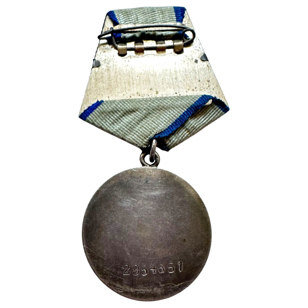 Original 1945 Russian/Soviet 'For Courage' medal (За Отвагу) — image 3