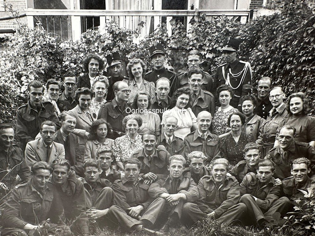 Original WWII Dutch liberation photo Amsterdam – members of the NBS and resistance — image 2
