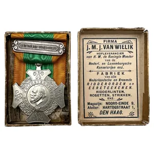 Original Pre 1940 Dutch army 'Voor Krijgsverrichtingen' medal in box …