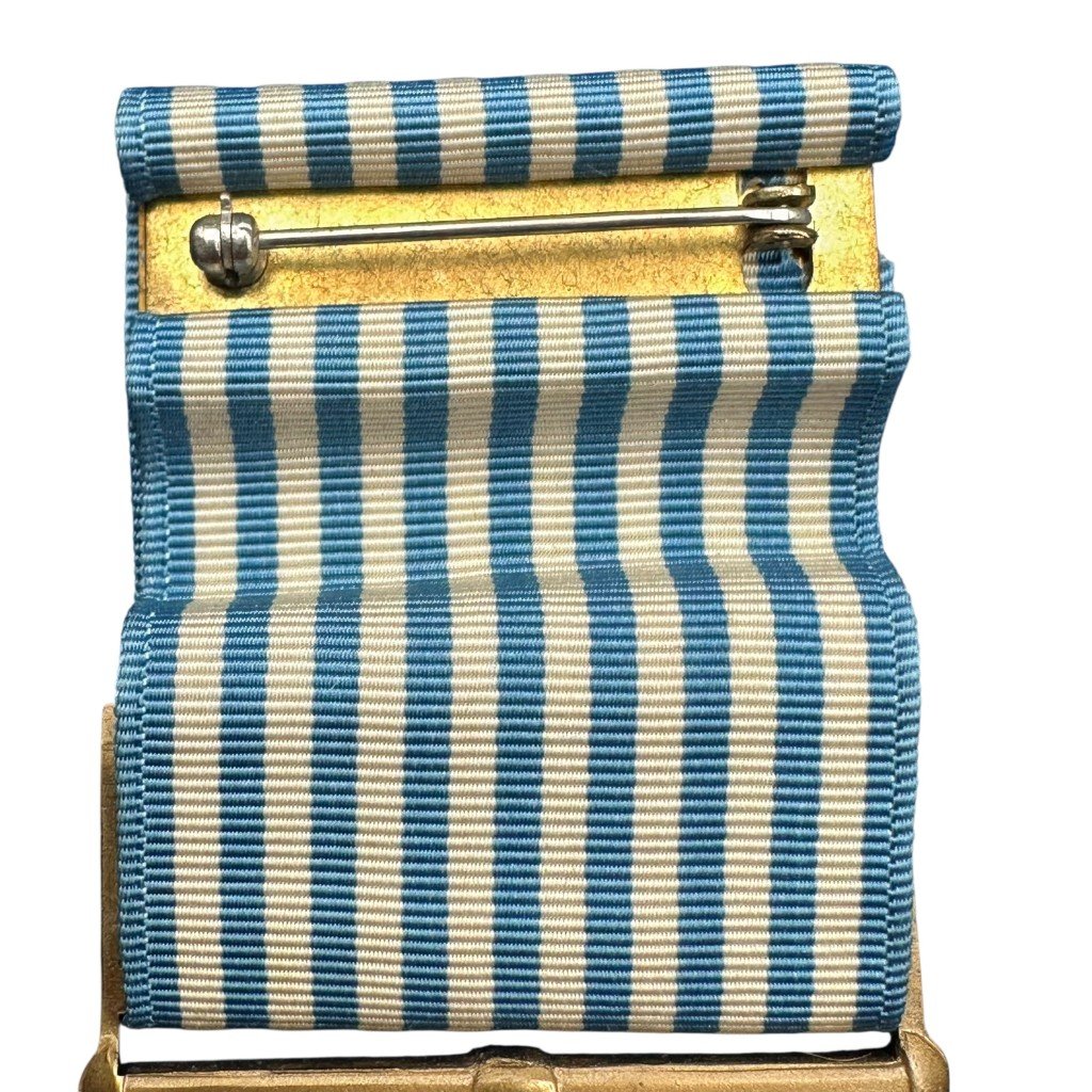 Original 1950-1954 United Nations Korean War medal in box — image 4