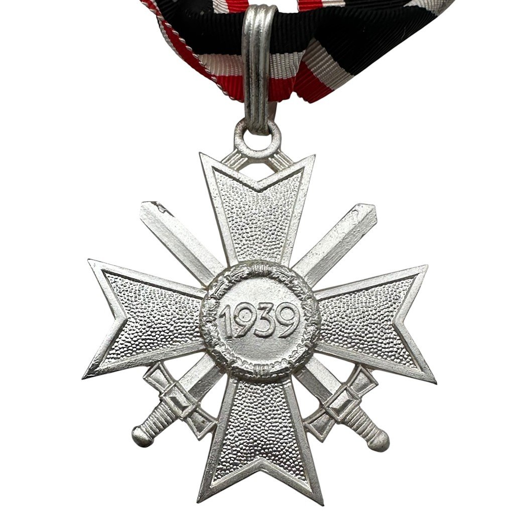 Original 1957 German Ritterkreuz mit Schwertern zum Kriegsverdienstkreuz — image 2