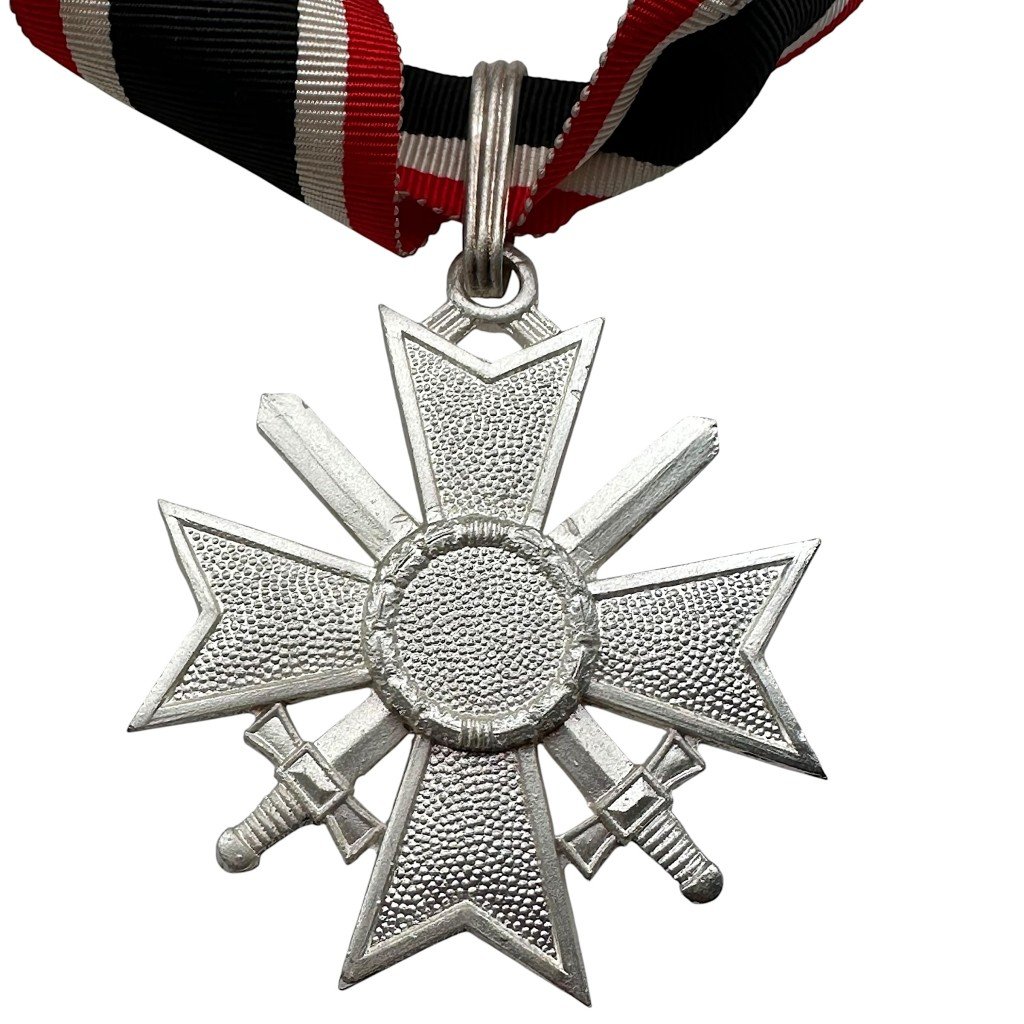 Original 1957 German Ritterkreuz mit Schwertern zum Kriegsverdienstkreuz — image 3