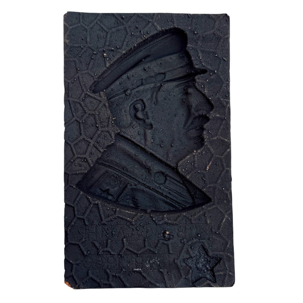 Original 1953 Soviet/Russian metal commemorative plaque Joseph Stalin — image 4