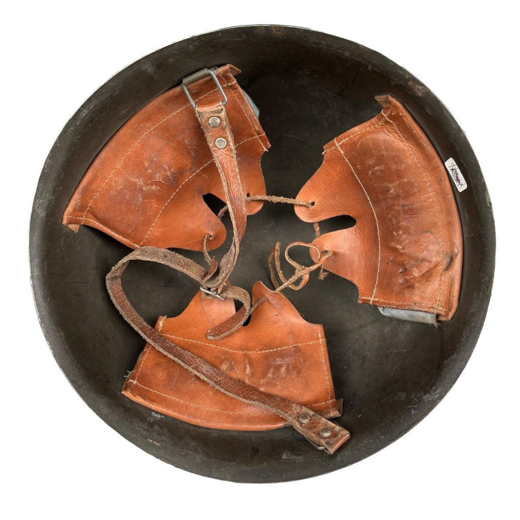 Original M37 Swedish army helmet — image 4