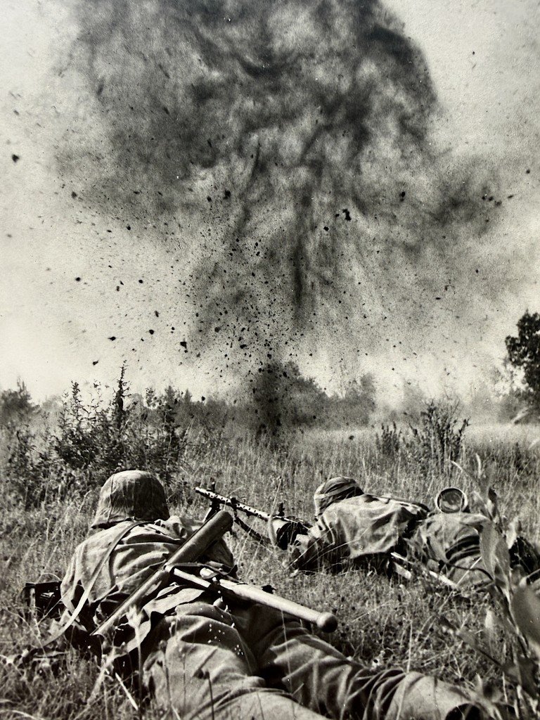 Original WWII German Waffen-SS postcard 'Unsere Waffen-SS' — image 2