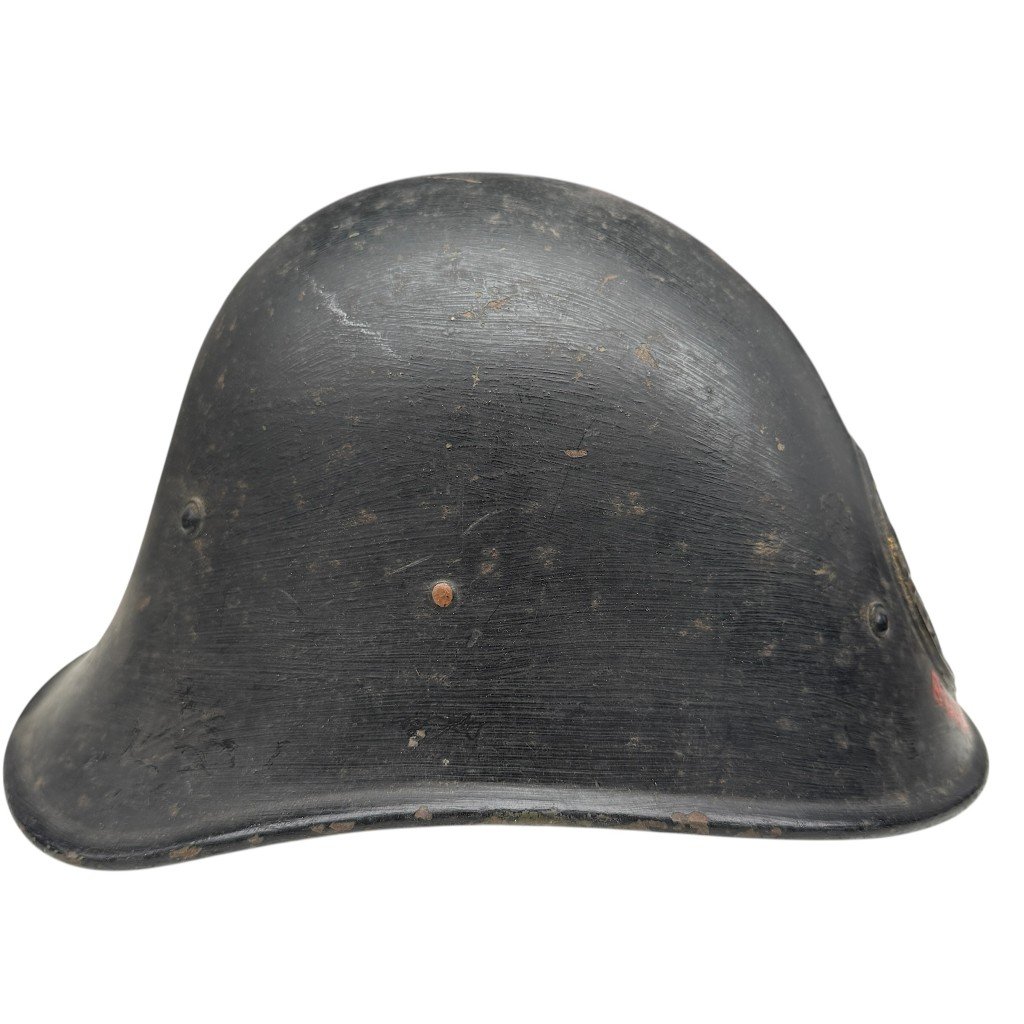 Original WWII Dutch Luchtbeschermingsdienst mayor helmet — image 3