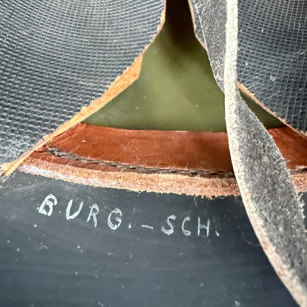 Original WWII Dutch Luchtbeschermingsdienst mayor helmet — image 8