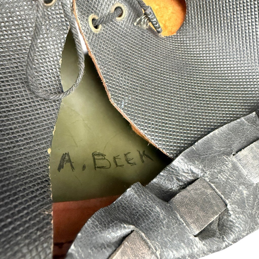 Original WWII Dutch Luchtbeschermingsdienst mayor helmet — image 9