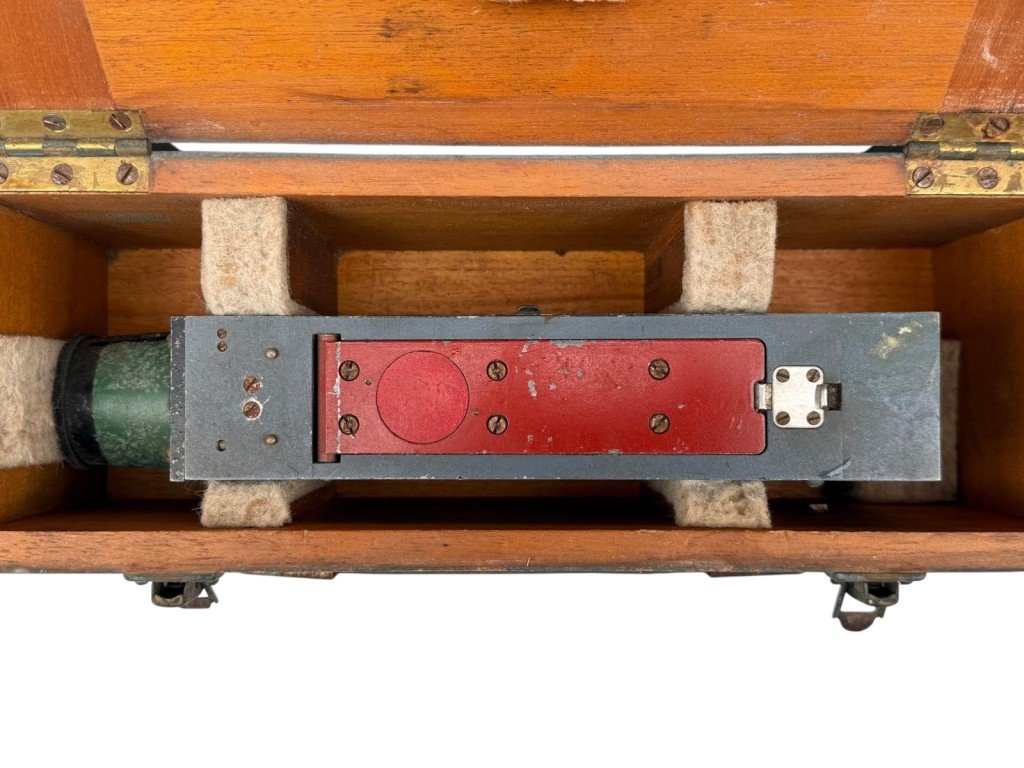 Original WWII British RAF G45 gun camera in box — image 10